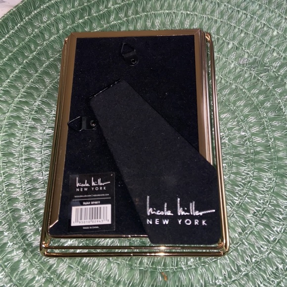 Nicole Miller - Picture 4 of 7